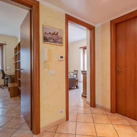 Silent House Tor Vergata شقة